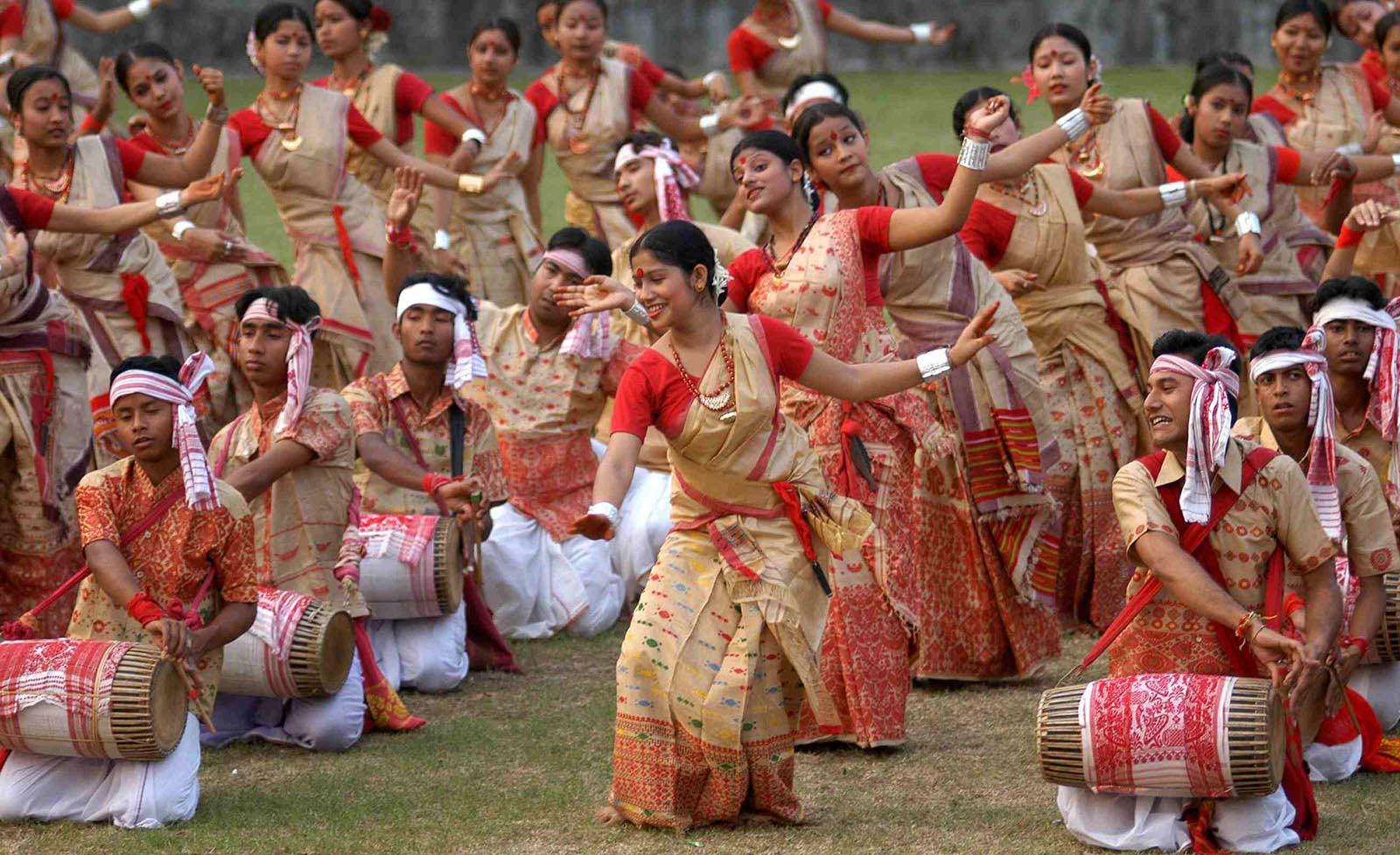 india dancing bihu festival